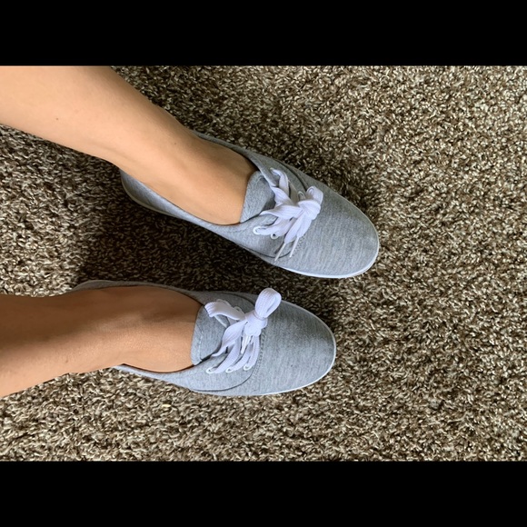 Grey shoes - Picture 1 of 3